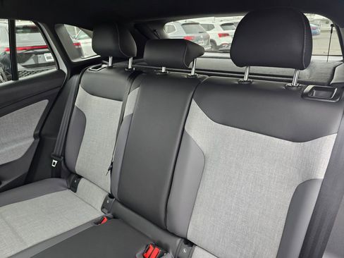 New 2026 Volkswagen ID.4 Pro image 17