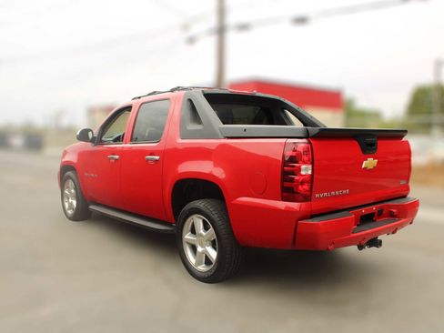 Used 2012 Chevrolet Avalanche LS w/ All-Star Edition image 3