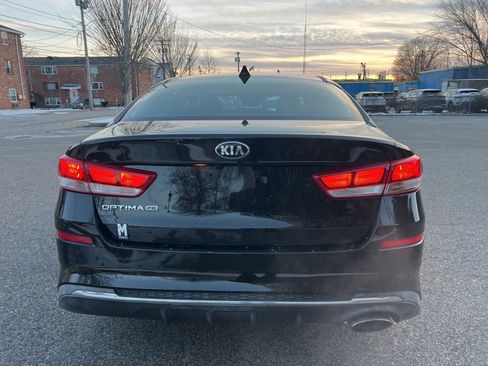 Used 2019 Kia Optima LX image 4