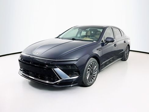 Used 2024 Hyundai Sonata Limited FWD image 3