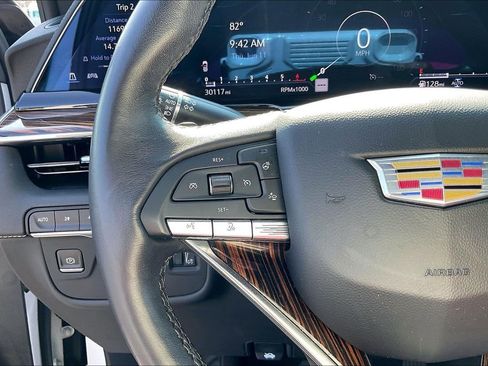 Used 2023 Cadillac Escalade Luxury AWD/4WD image 13