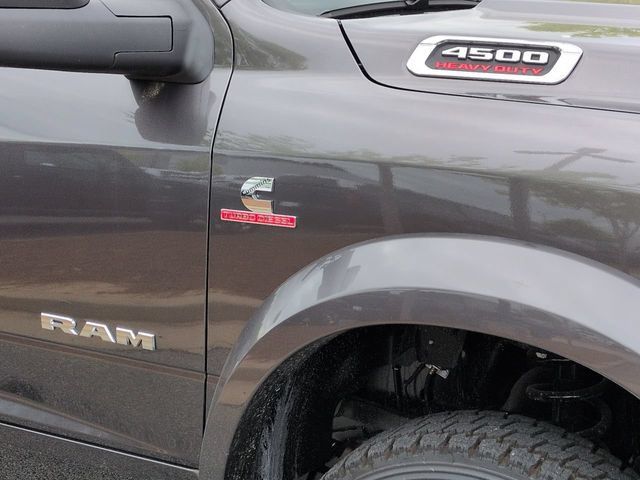 Used 2026 RAM 4500 4x4 Crew Cab DRW w/ Laramie Trim Package image 13