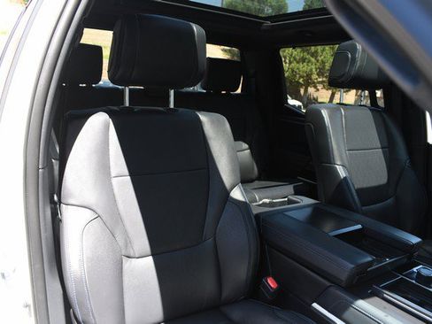 Used 2023 Toyota Tundra Platinum AWD/4WD image 27
