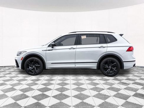 Certified 2024 Volkswagen Tiguan SE R-Line AWD/4WD image 15