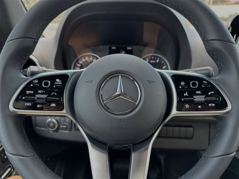 Used 2024 Mercedes-Benz Sprinter 2500 image 26