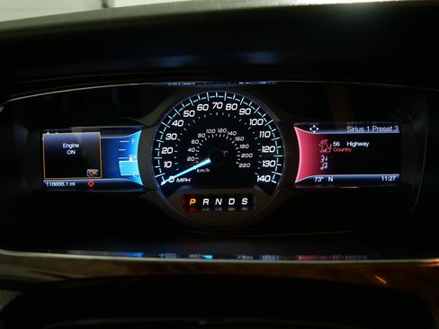 Used 2017 Ford Taurus Limited AWD/4WD image 21