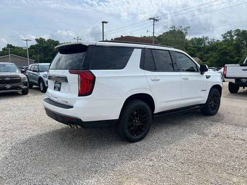 Used 2023 GMC Yukon AT4 w/ AT4 Premium Package AWD/4WD image 8