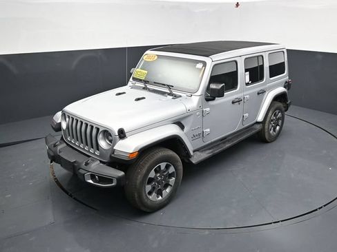 Used 2023 Jeep Wrangler Unlimited Sahara w/ LED Lighting Group AWD/4WD image 29