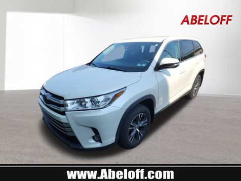 Used 2019 Toyota Highlander Plus AWD/4WD image 1
