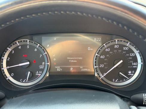 Used 2022 Toyota Highlander XLE FWD image 11