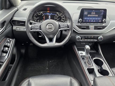 Used 2023 Nissan Altima 2.5 SR image 11