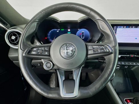 Used 2024 Alfa Romeo Tonale Ti image 11