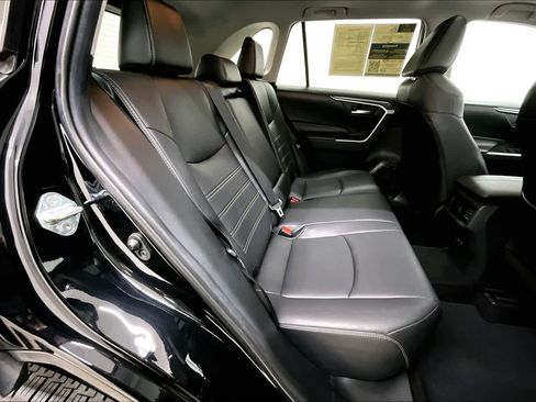 Used 2019 Toyota RAV4 XLE Premium image 20