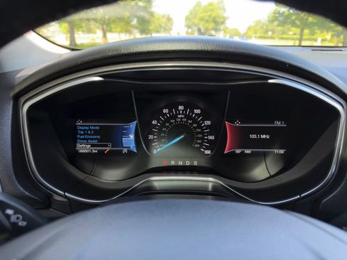 Used 2017 Ford Fusion SE w/ Fusion SE Technology Package FWD image 21