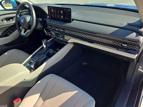 Used 2024 Honda Accord Touring image 33