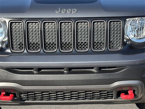 Certified 2022 Jeep Renegade Trailhawk image 9