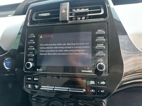 Used 2022 Toyota Prius XLE FWD image 21