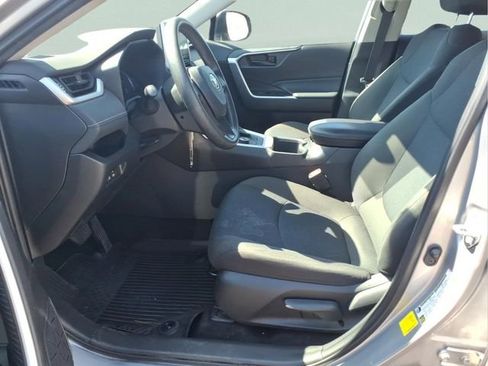 Used 2024 Toyota RAV4 LE AWD/4WD image 18