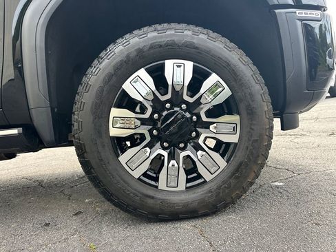 Used 2025 GMC Sierra 2500 Denali w/ Denali Reserve Package AWD/4WD image 13