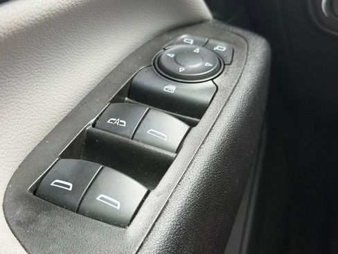 Used 2024 Chevrolet Equinox LT FWD image 18