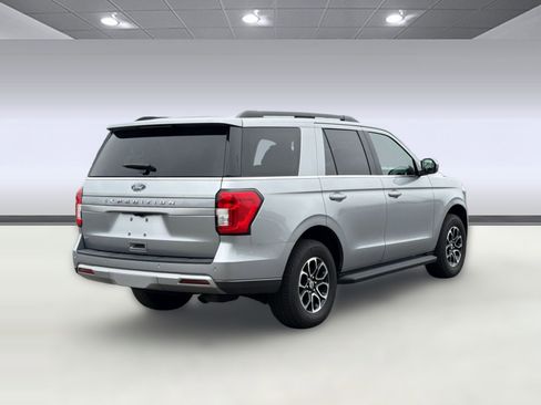 Used 2024 Ford Expedition XLT AWD/4WD image 9