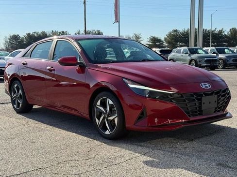 Used 2023 Hyundai Elantra SEL w/ Convenience Package image 8