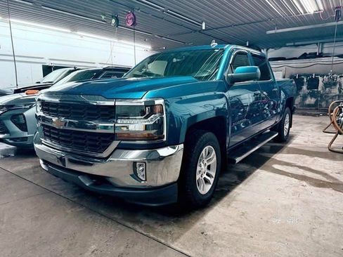 Used 2017 Chevrolet Silverado 1500 LT w/ All Star Edition image 10