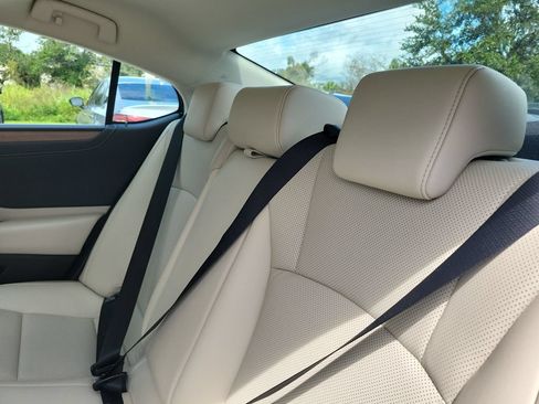 Used 2023 Lexus ES 350 w/ Premium Package FWD image 24