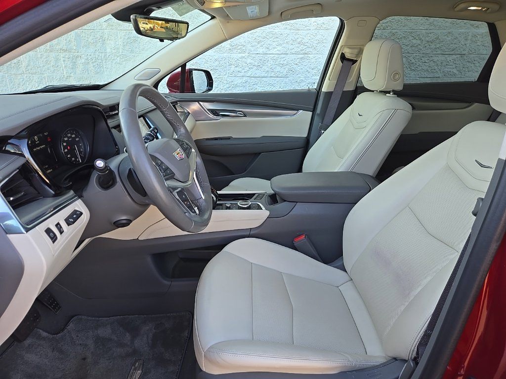 Certified 2023 Cadillac XT5 Premium Luxury w/ Technology Package FWD image 16