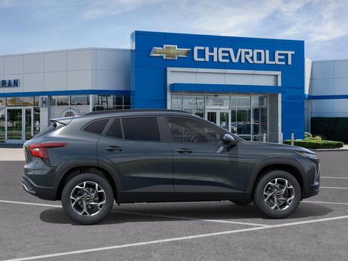 New 2026 Chevrolet Trax LT FWD image 5