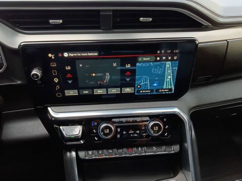 Used 2024 GMC Sierra 2500 Denali w/ Denali Reserve Package AWD/4WD image 4