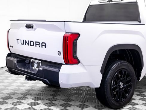 Used 2024 Toyota Tundra Limited AWD/4WD image 33