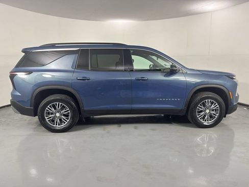 Used 2024 Chevrolet Traverse LT w/ LPO, Floor Liner Package FWD image 37