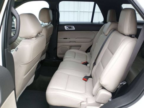 Used 2014 Ford Explorer XLT w/ Equipment Group 202A image 35