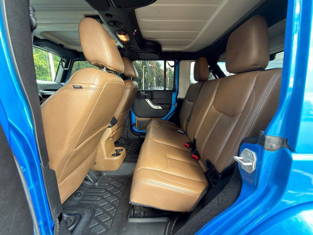 Used 2015 Jeep Wrangler Unlimited Sahara w/ Dual Top Group AWD/4WD image 23
