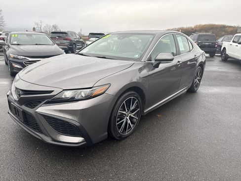 Used 2023 Toyota Camry SE image 7