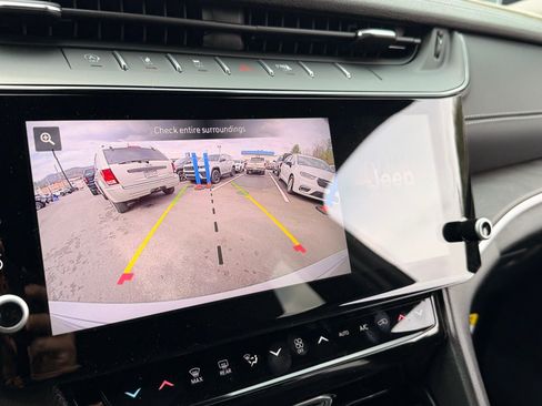 New 2026 Jeep Grand Cherokee Altitude image 19