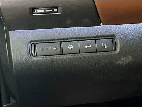 Used 2024 Nissan Pathfinder Platinum w/ Black Appearance Package AWD/4WD image 10