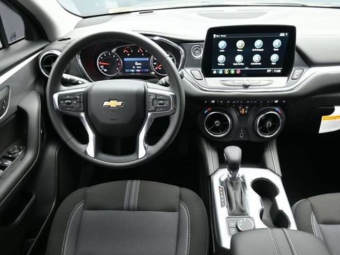 New 2025 Chevrolet Blazer LT w/ Midnight/Sport Edition FWD image 26