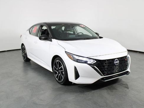 Certified 2024 Nissan Sentra SR FWD image 14