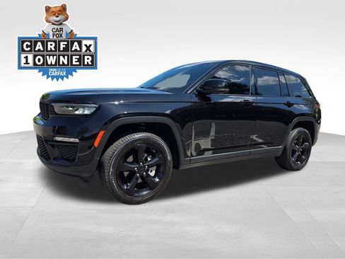 Used 2024 Jeep Grand Cherokee Limited w/ Black Appearance Package AWD/4WD image 2