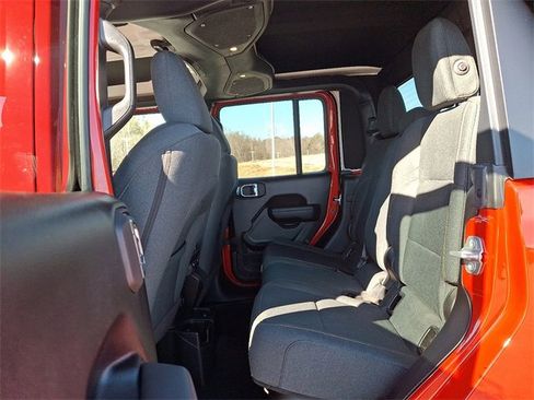 Used 2024 Jeep Gladiator Sport image 10