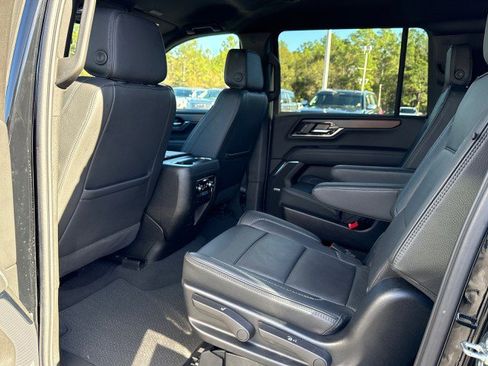 Used 2025 GMC Yukon XL Denali image 21
