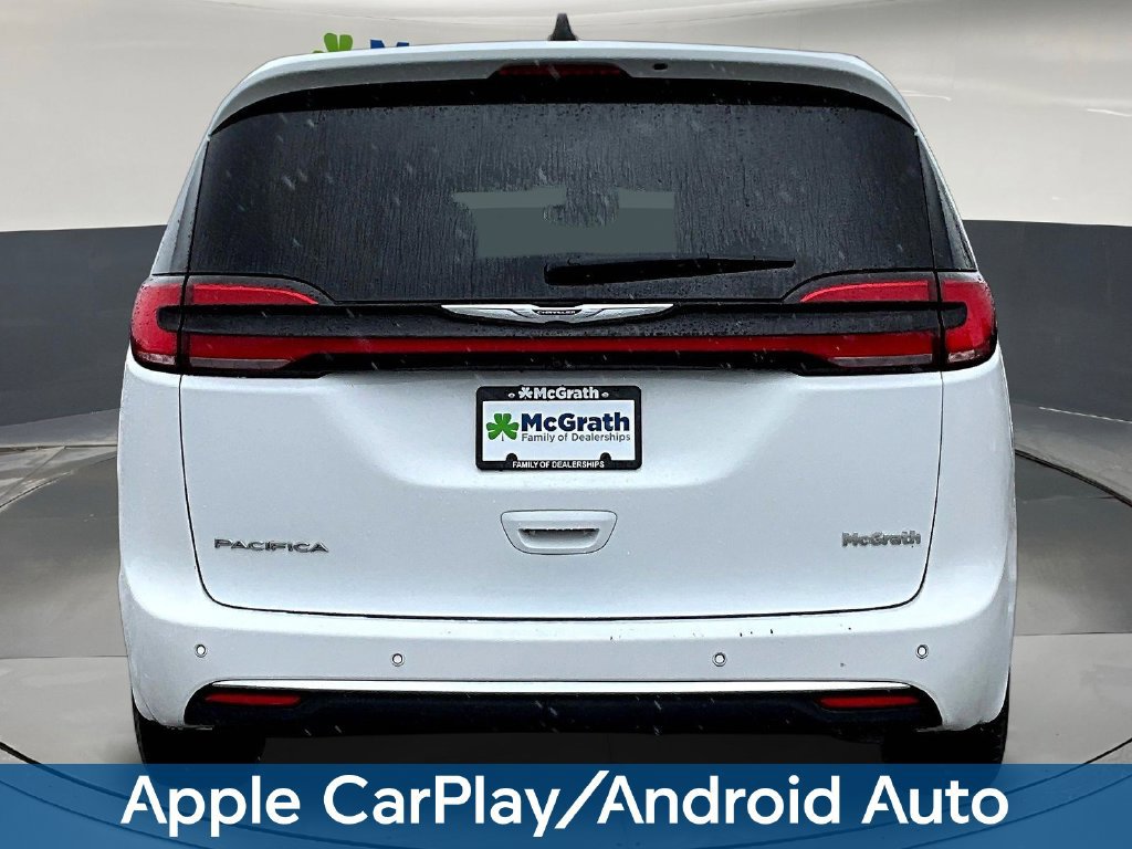 Used 2024 Chrysler Pacifica Touring-L FWD image 7