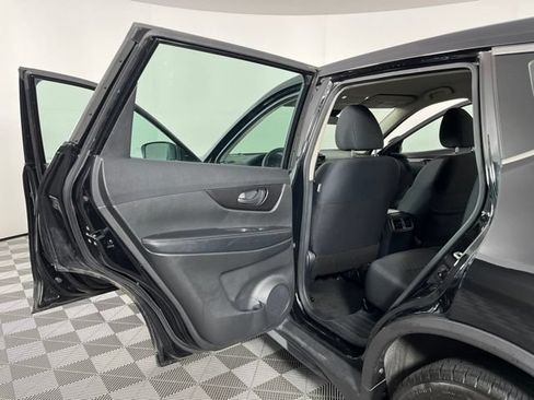 Used 2020 Nissan Rogue S FWD image 39