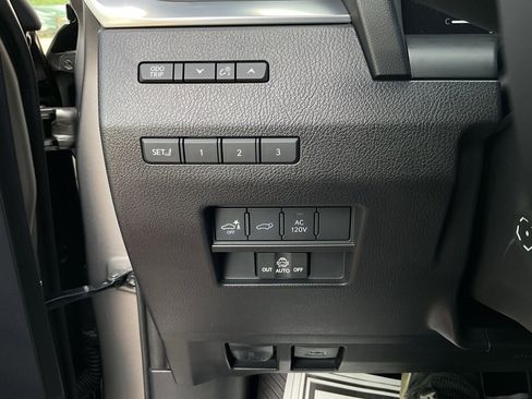 Used 2024 Lexus GX 550 w/ Accessory Package (Z1) AWD/4WD image 23