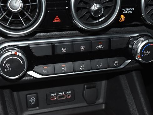 Certified 2024 Nissan Sentra SV FWD image 11