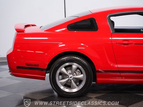 Used 2005 Ford Mustang GT RWD image 23