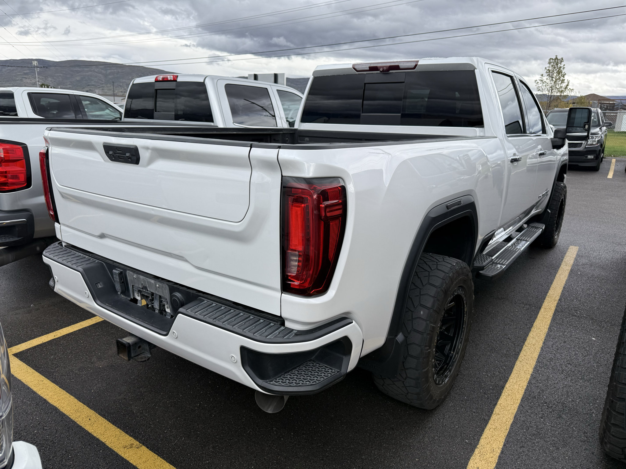 Used 2020 GMC Sierra 3500 Denali w/ Denali Ultimate Package AWD/4WD image 5