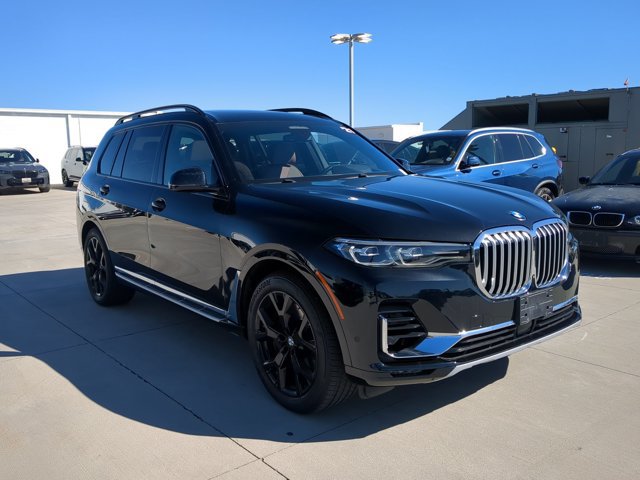 Used 2021 BMW X7 xDrive40i w/ Executive Package 2 AWD/4WD image 3
